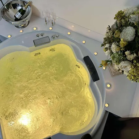 Host 5 With Jacuzzi *