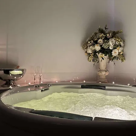 Appartement Host 5 With Jacuzzi Kaunas